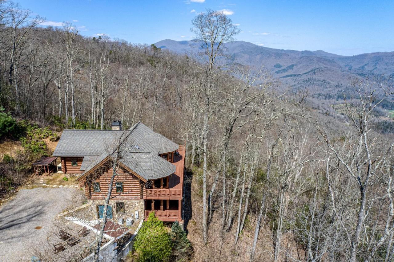 Two Bears Villa Franklin Exterior photo